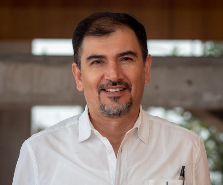 Juan L. Espinoza