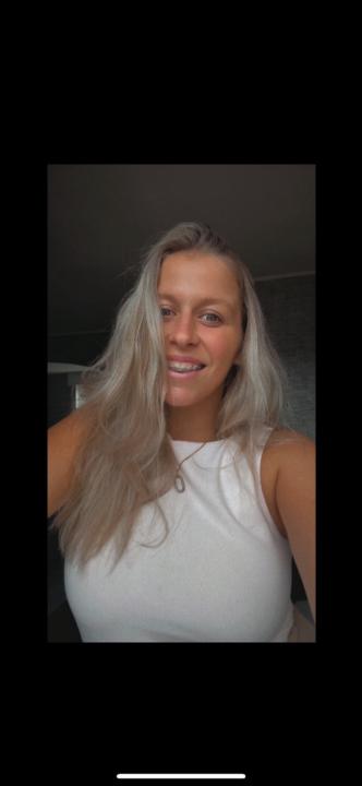 Kirsten Dehollander