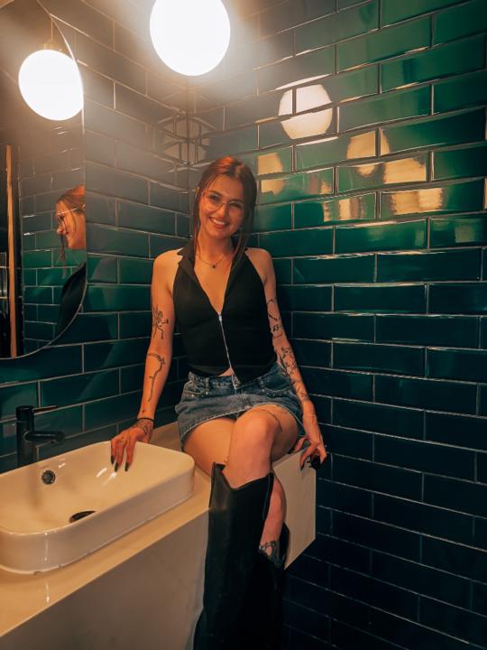 Alexa Blake