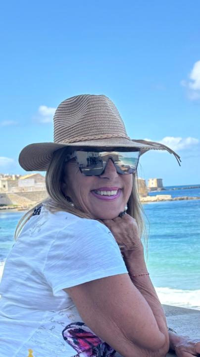 Laura Josefina Bernades