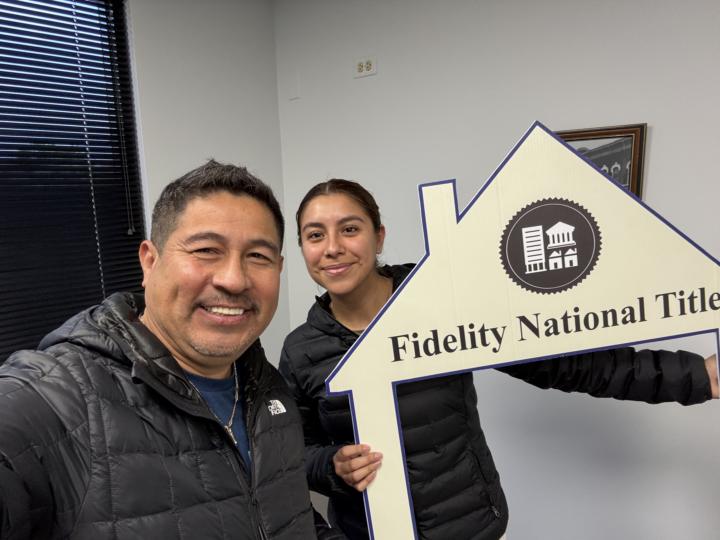 Otra inversionistas Joven haciendo el sueno realidad. 