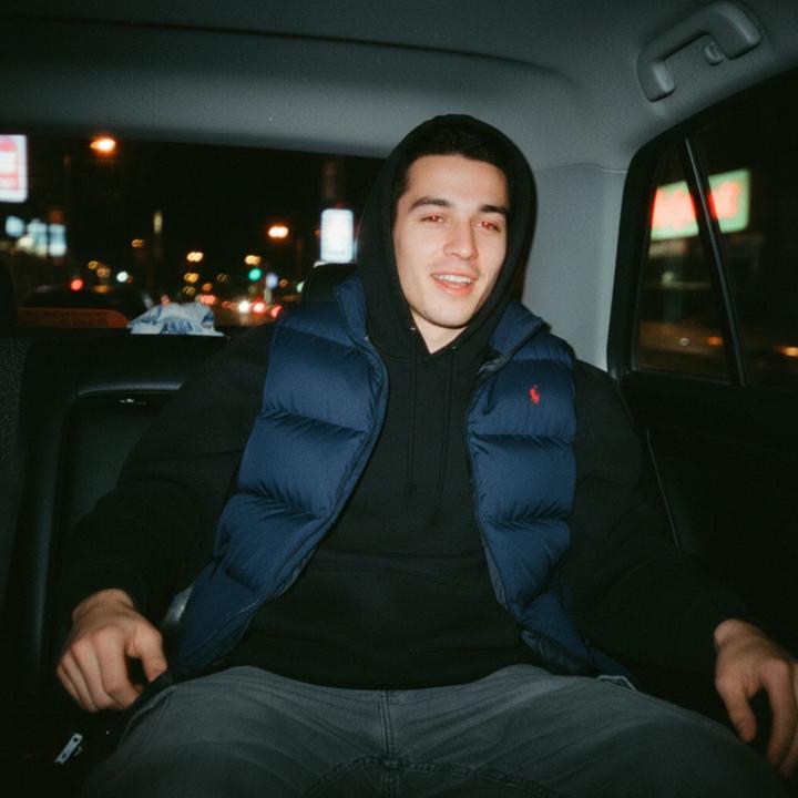 Max Azg
