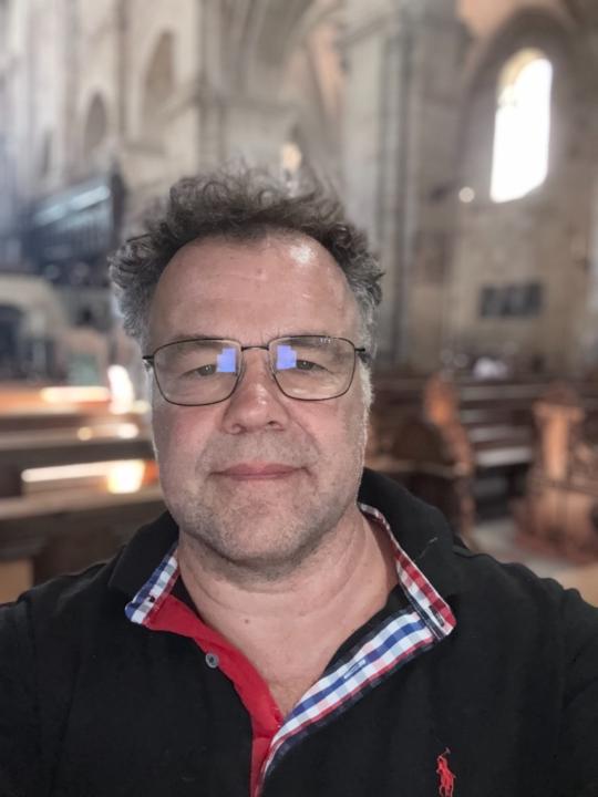 Dominik Hübner