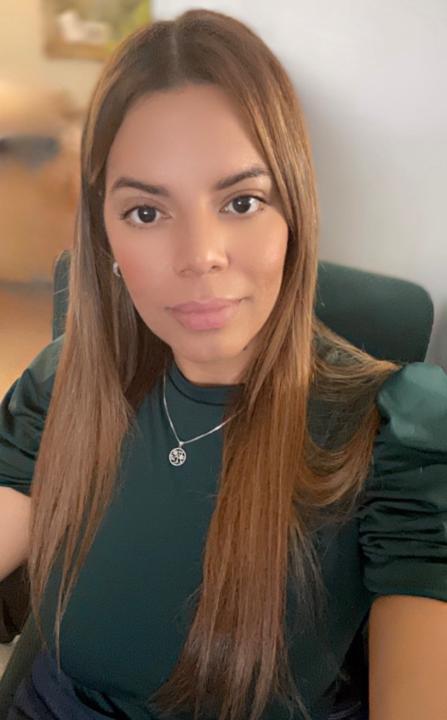 Elizabeth Cruz