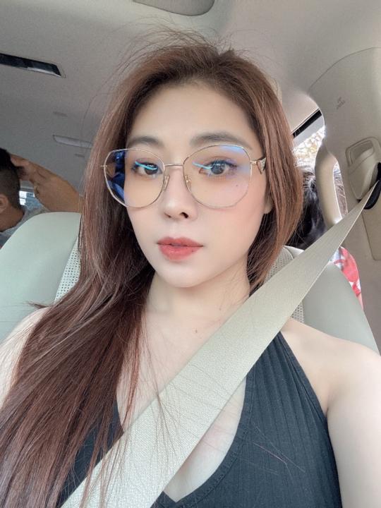 Helenhongluu Luu thu hong