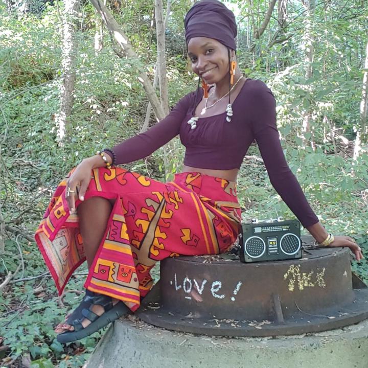 Ebony Zuudia