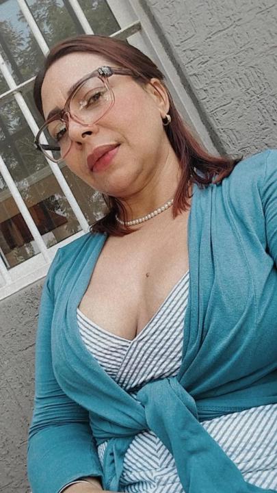 Vanessa Leon