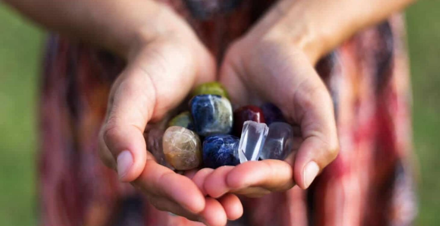 Crystal Encyclopedia of 30+ crystals