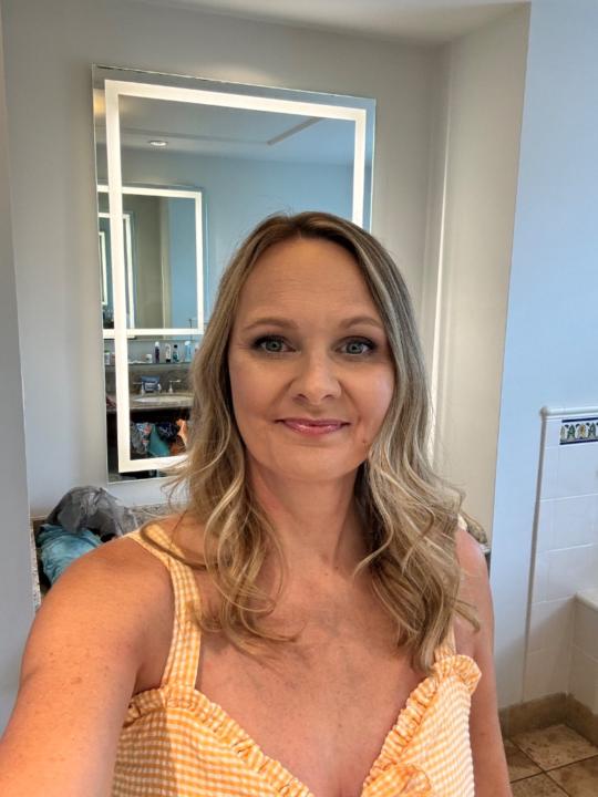 Mindy DeFazio