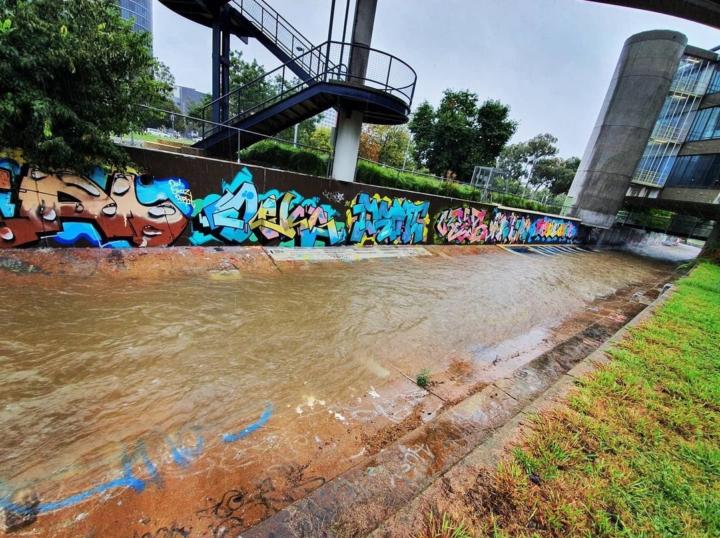 Flood drain graffiti 