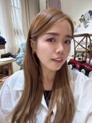 黃 倩雯