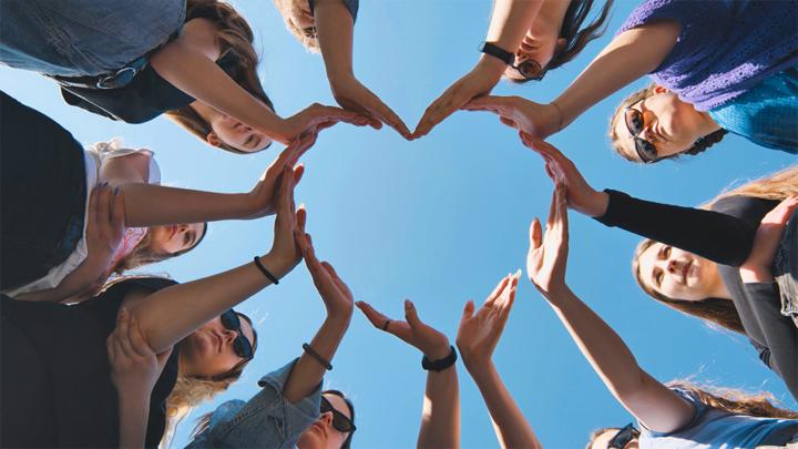 Feliz dia del Amor y la Amistad. Pasen todos lindo dia