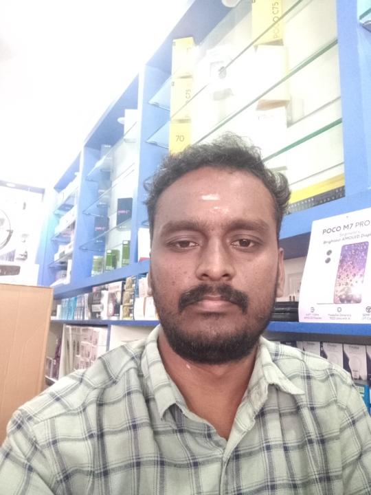 Pooventhiran R