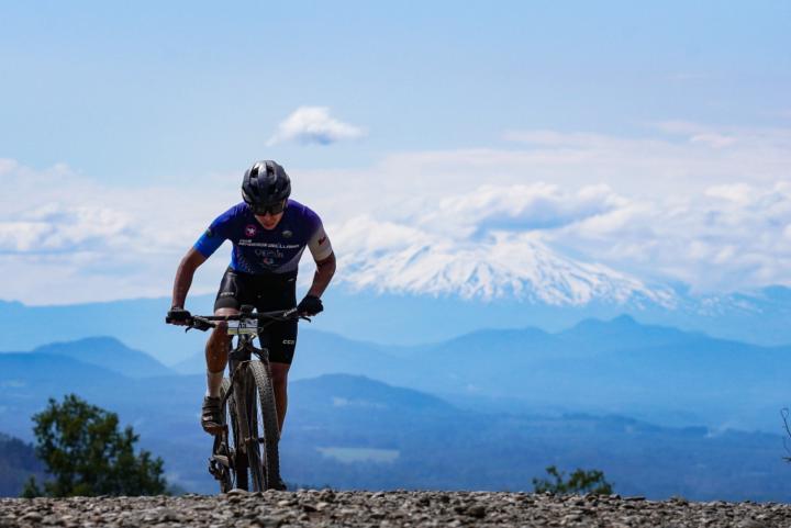 Deny Sebastián Salazar Levio