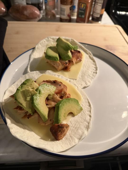 🌮🐟Salmon tacos!!