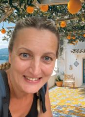 Claire Debray