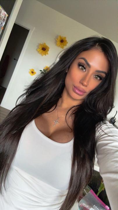 Tesia Leon