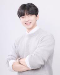 Hyun Woo Park