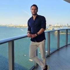 Daniel R