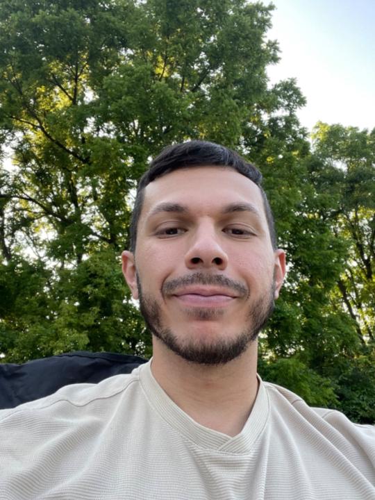 Luis Manzo