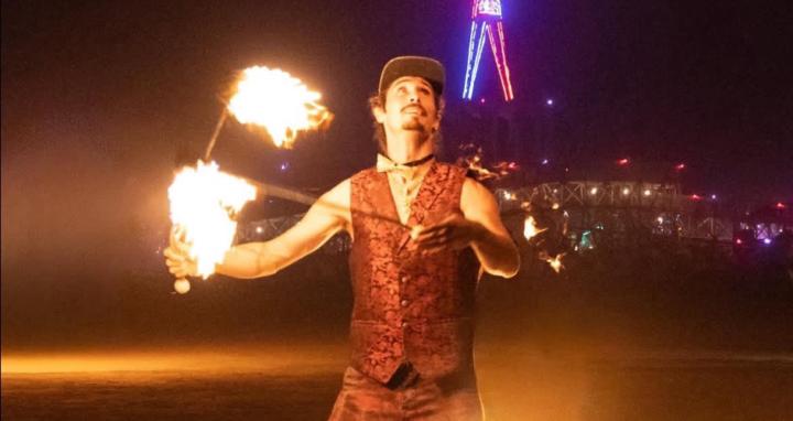 Juggling & Flow Arts