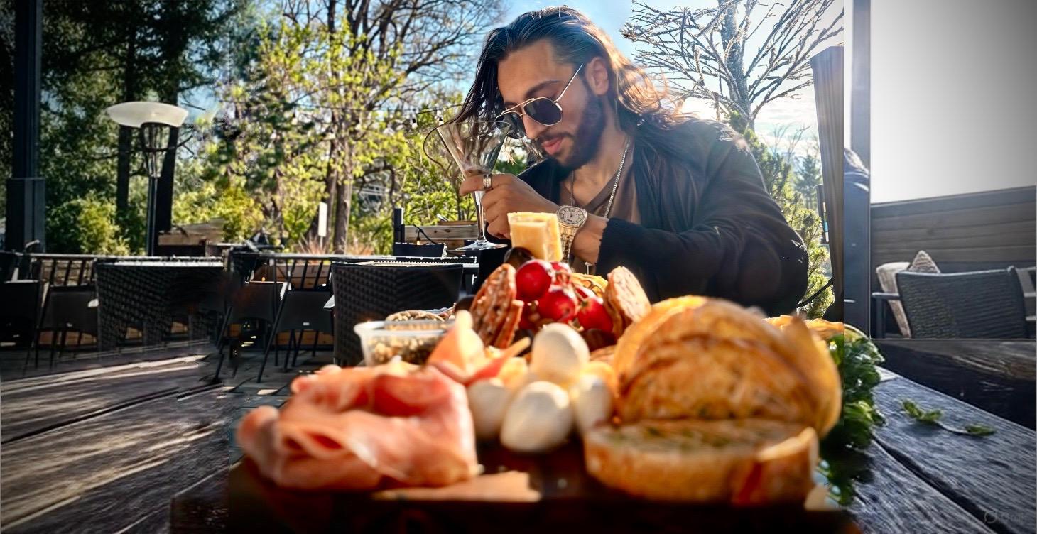 Dining & Lifestyle Balance