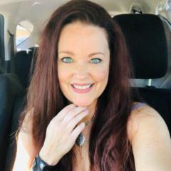MzKelly Carr