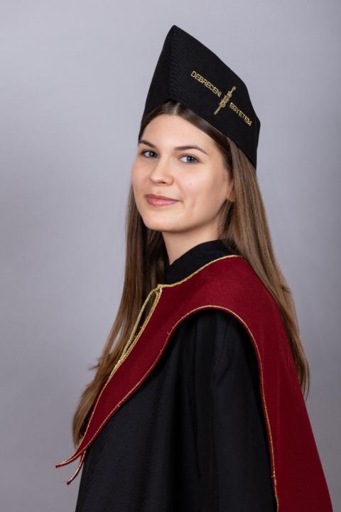 Virág Csernus
