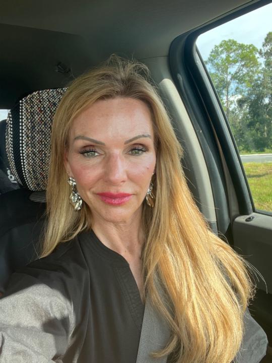 Grechen Stock Lackey