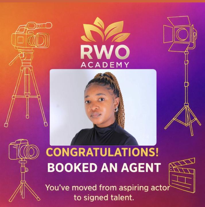 SHE BOOKED AN AGENT!! 😆🎭