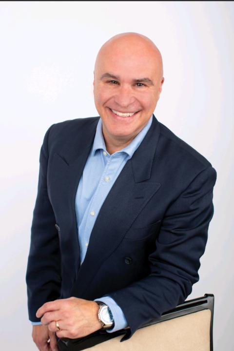 Víctor Leon