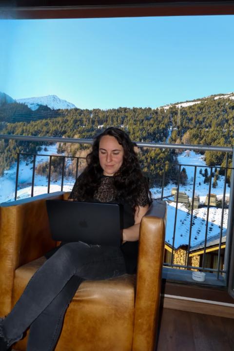 Montserrat Tobar