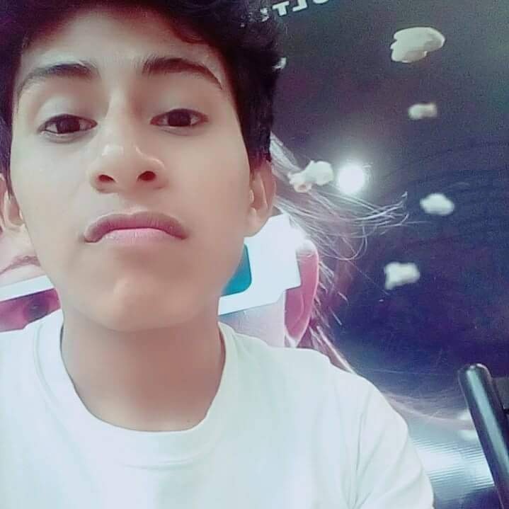 Ayrton Gomez chunga