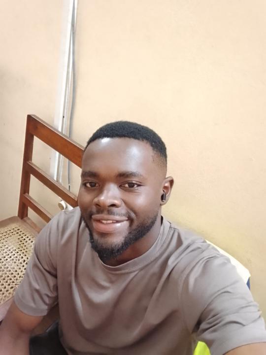 Nguetsi Ronel James MOMO