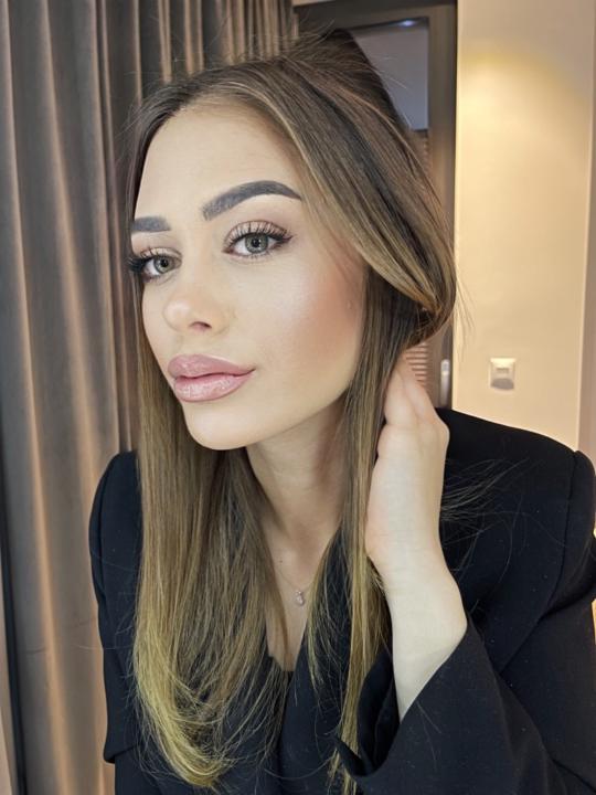 Елизабет Пенева