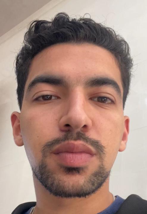 Adam Khbizi