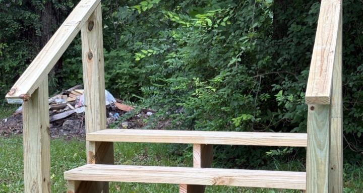 Backyard Builders 🏠🪜