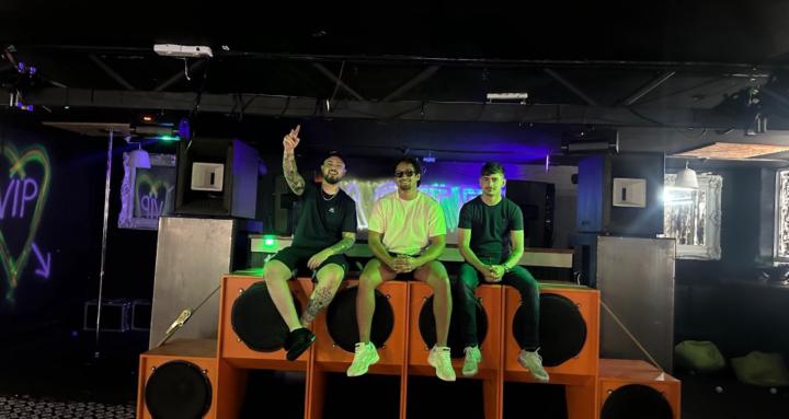 Open Bars, Clubs or pubs