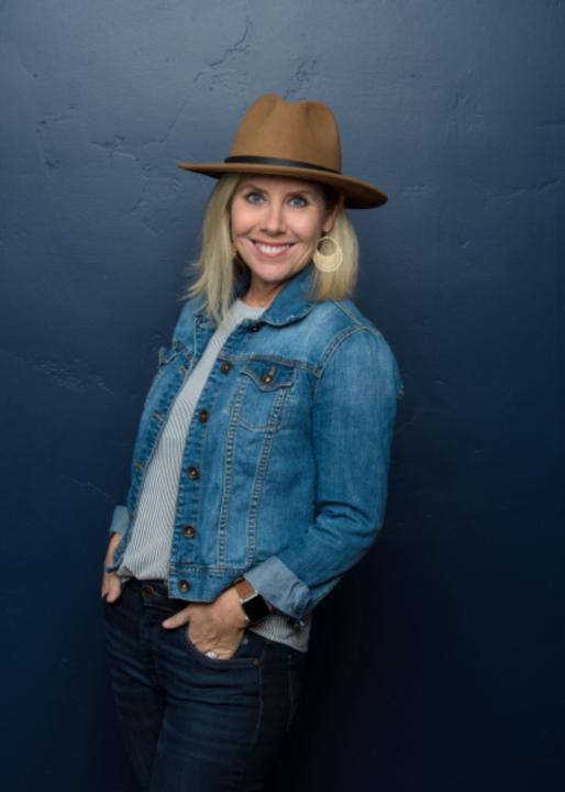 Kelly Lincoln