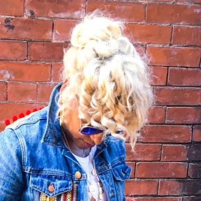 Blond Di