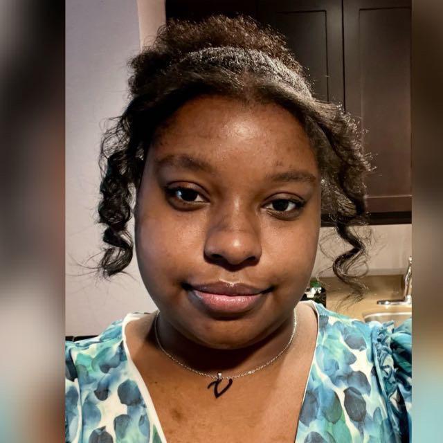 Tori Edwards-Petriello