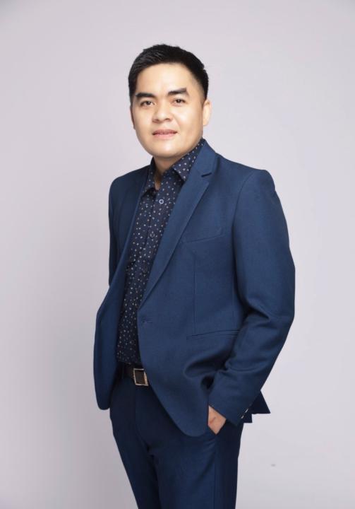Văn Tú Trần