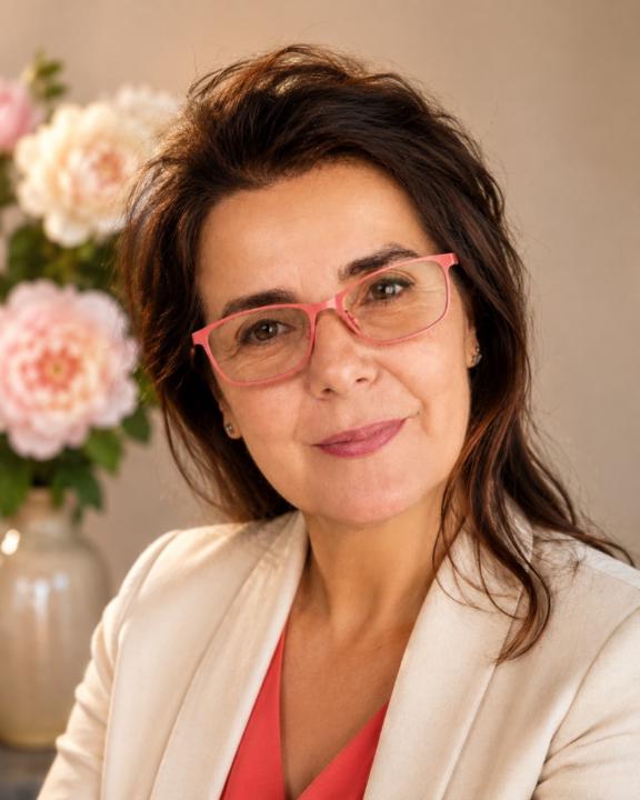 Lucretia Stoica