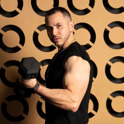Shakir González