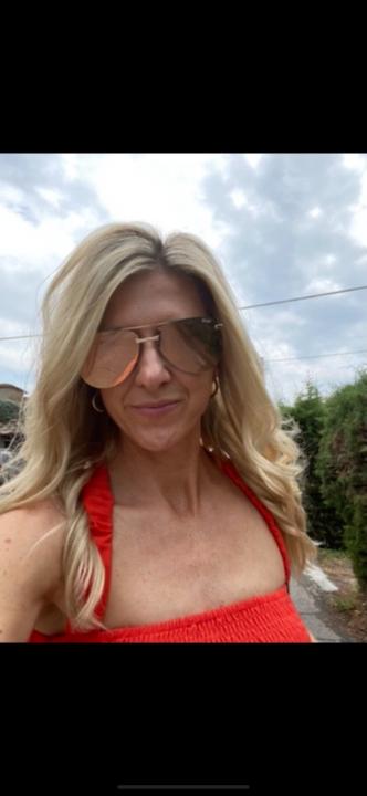 Sara Wright