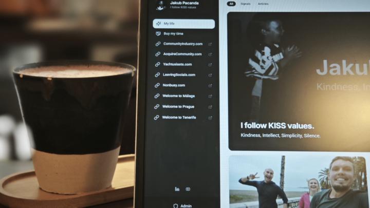 How conscious hybrid networking works?