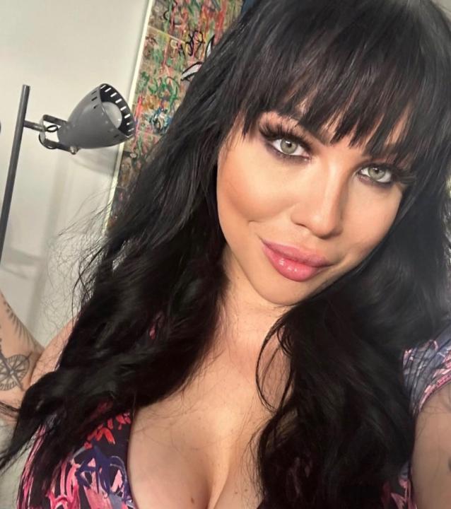 Nikky Medium