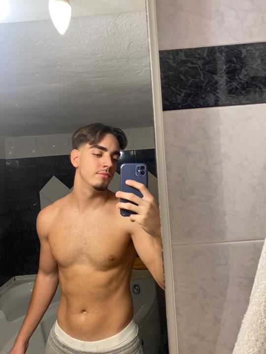 Uni/Business. Balance or burn the ships?