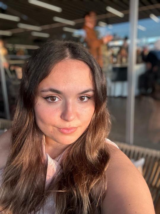 Angela Zambrana Lobo