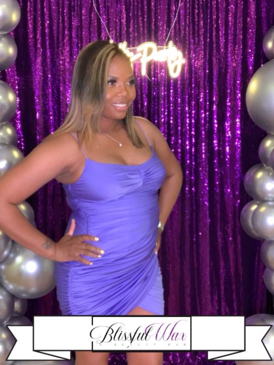 ShaNiece R